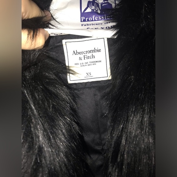 faux fur vest XS - Picture 4 of 4
